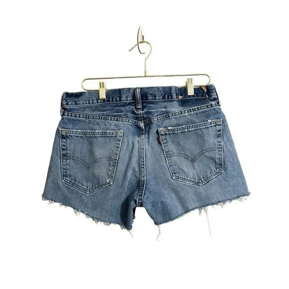 Levis 559 Jean Shorts Women's 32 Blue Raw Hem Relaxed Fit - Picture 2 of 5